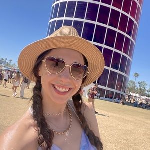 Meet your Posher, Janelle